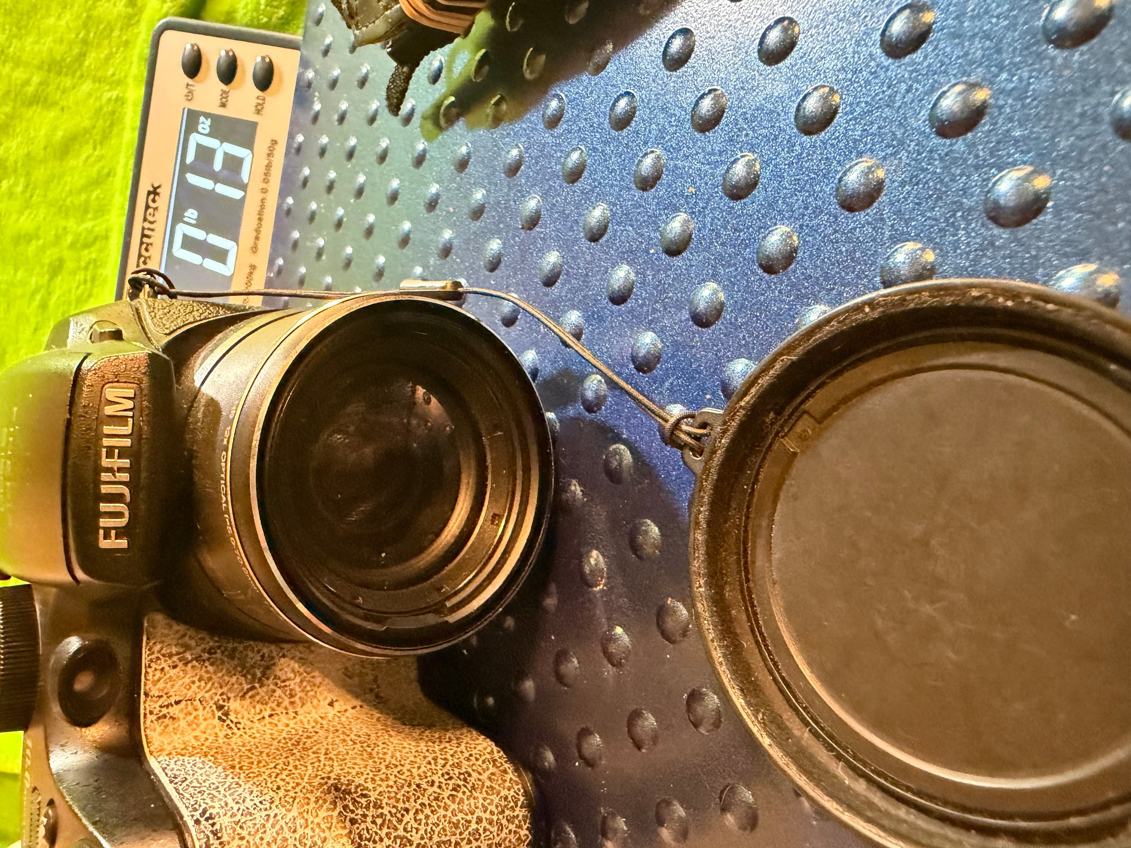 Fujifilm FinePix S1500 10MP 12x Zoom Digital Camera - Parts/Repair - Thumbnail 6