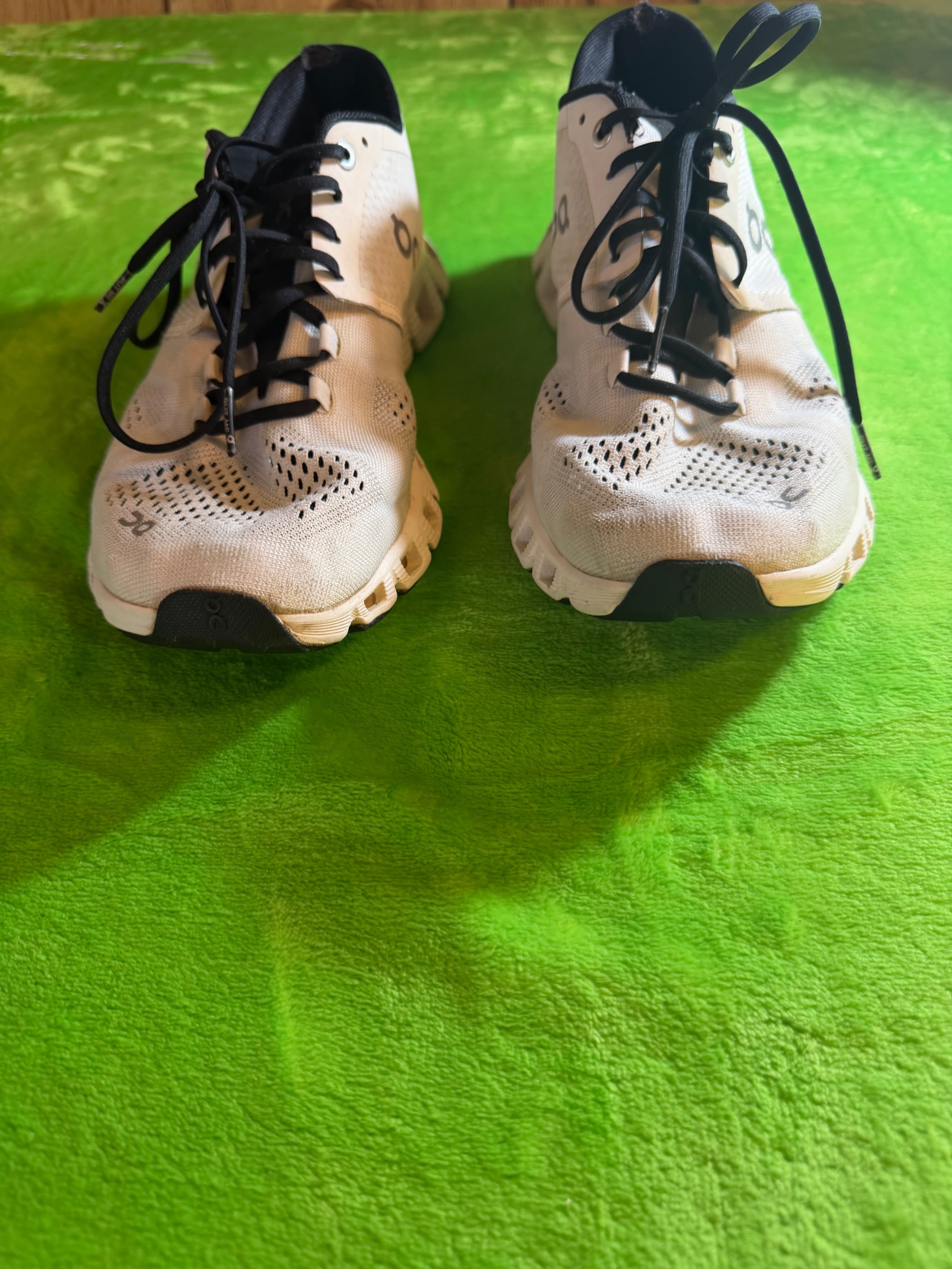 On Running Cloud X Womens Sz 8.5 White Black Helion Sneakers - Thumbnail 3