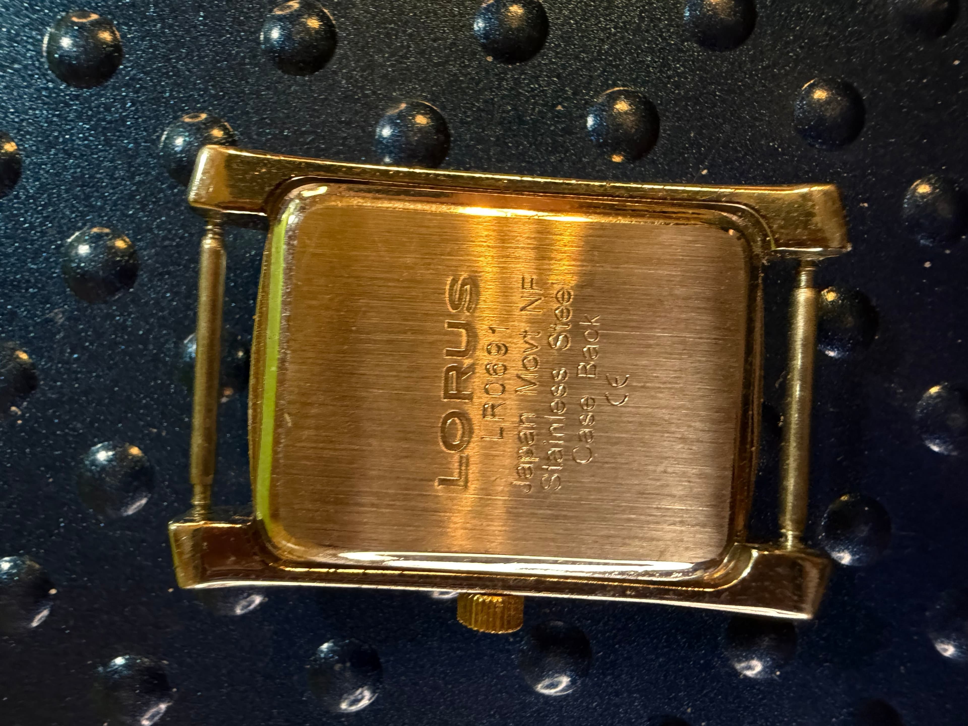 Lorus LR061 Gold Tone Rectangular Watch Head No Band Japan Mvmt Date - Thumbnail 3