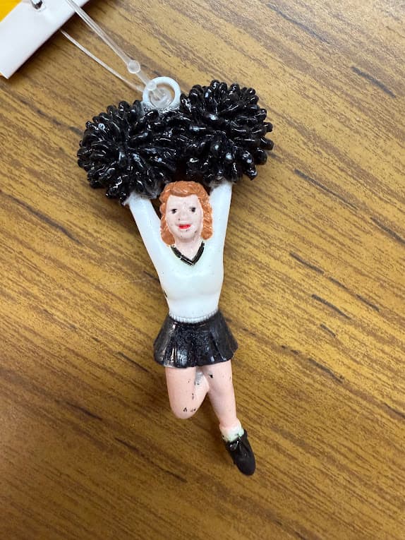 C00041 3D Cheerleader-Black and White - Regular