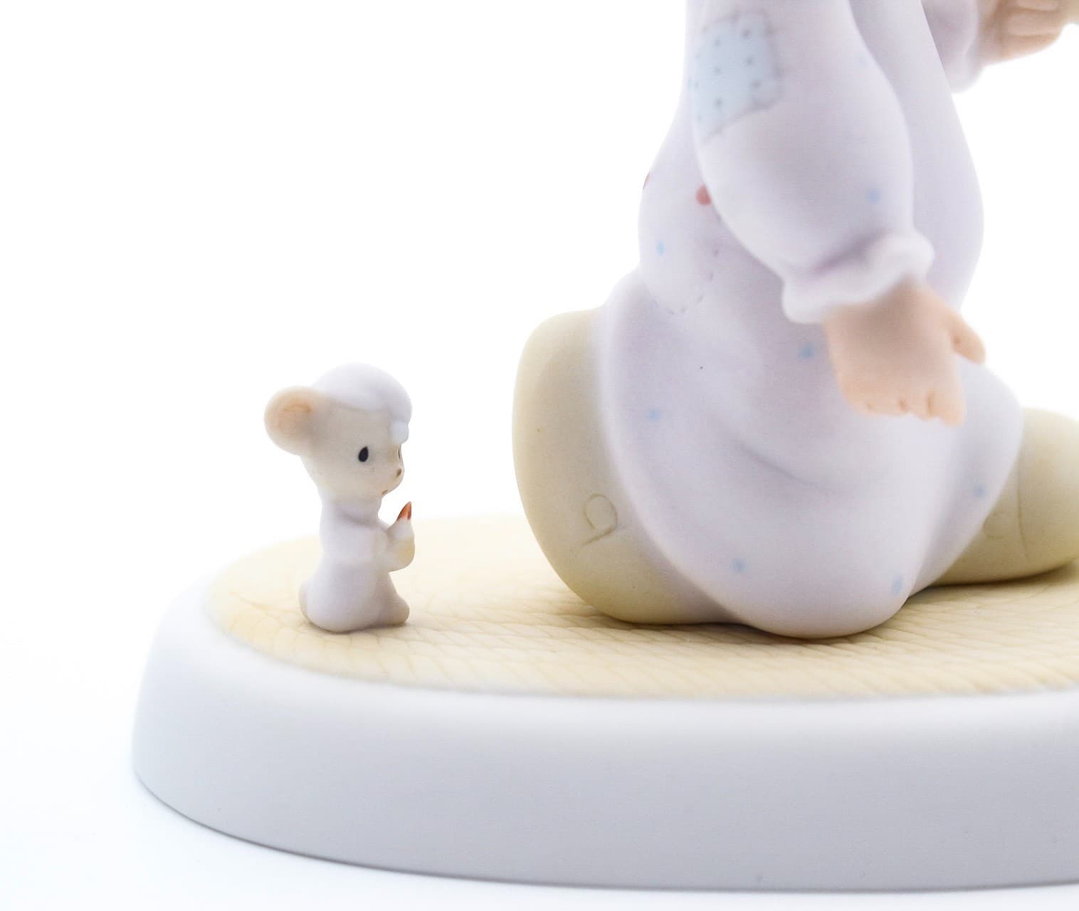 Precious Moments Jesus Is The Light That Shines Enesco Porcelain Figurine 1983 - Thumbnail 5