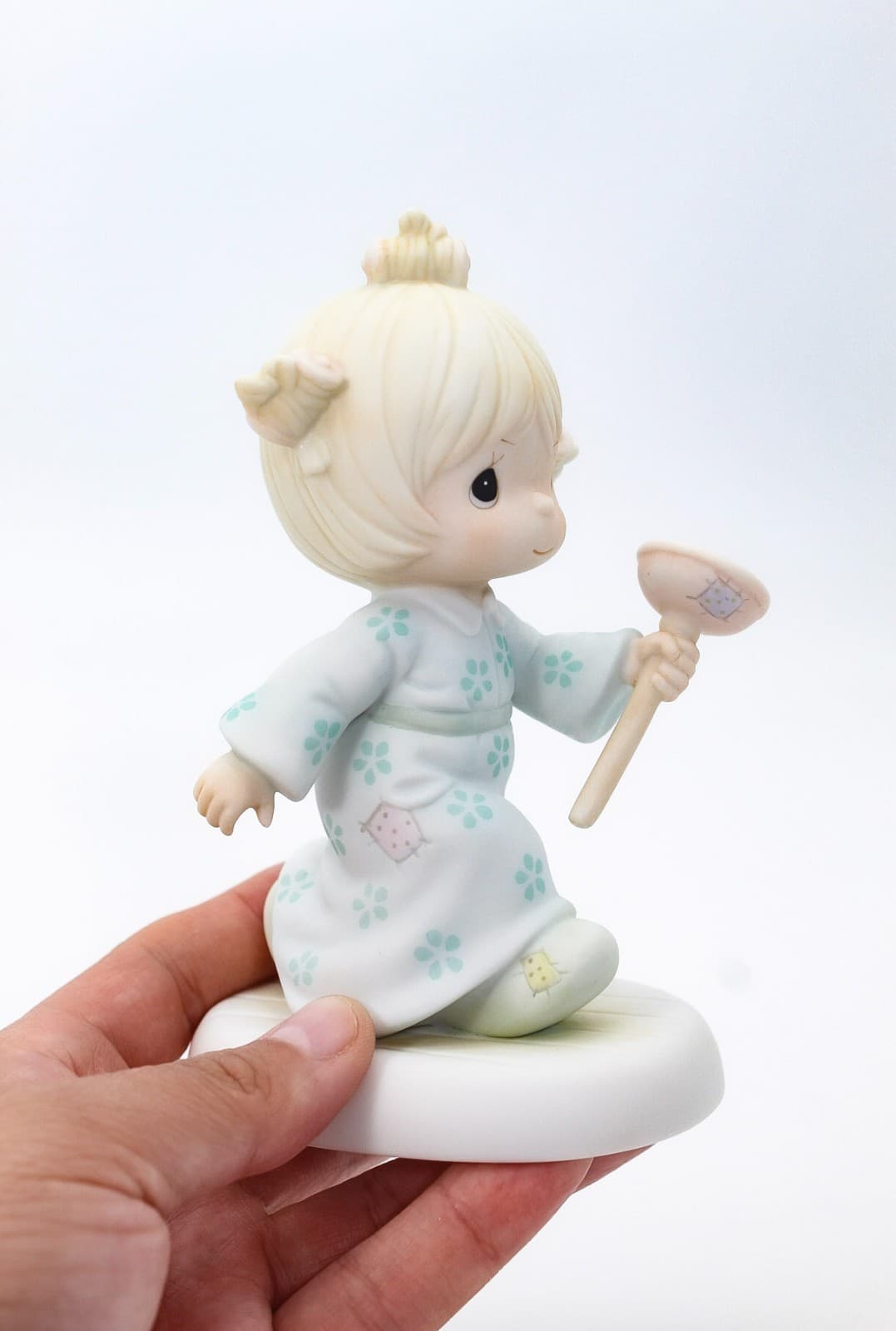 Precious Moments Faith Takes The Plunge Enesco Porcelain Figurine 1987 - Thumbnail 2