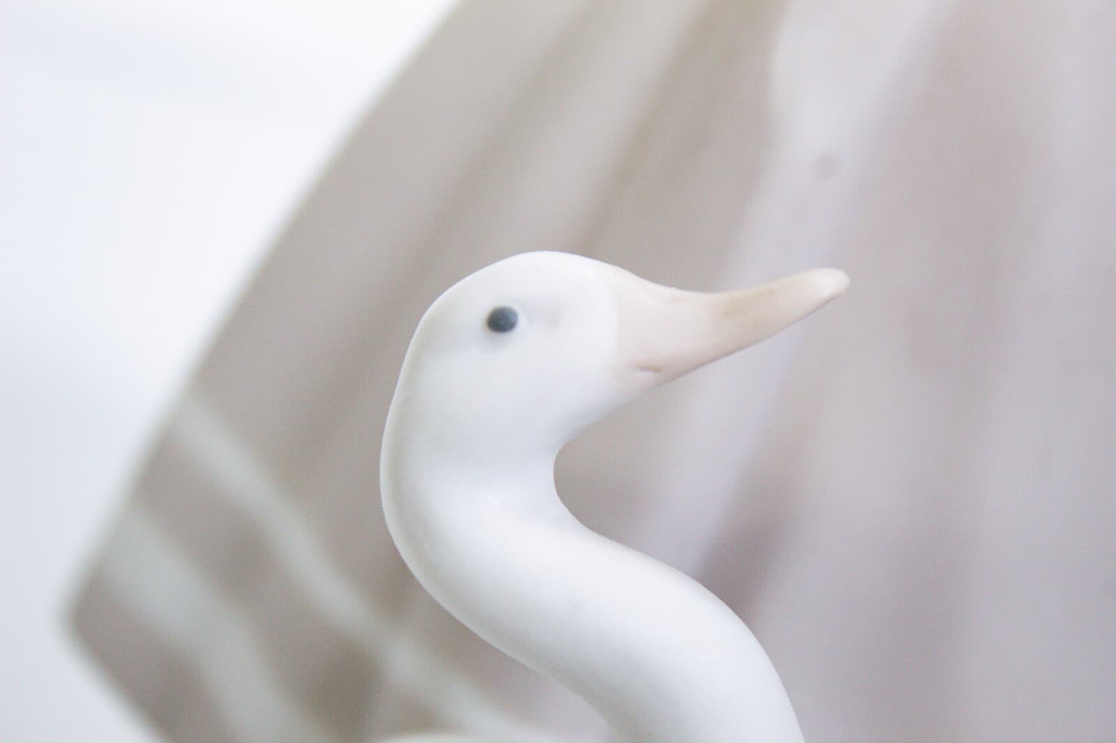 Lladro Spain Shepherdess With Ducks Woman Girl Matte Porcelain Figurine Retired - Thumbnail 4
