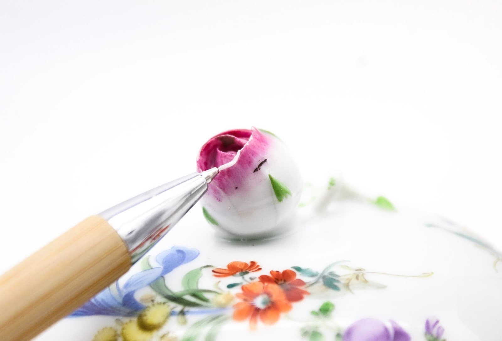 Meissen Germany Hand Painted Bunte Blume Pattern Porcelain Sugar Bowl & Creamer - Thumbnail 8