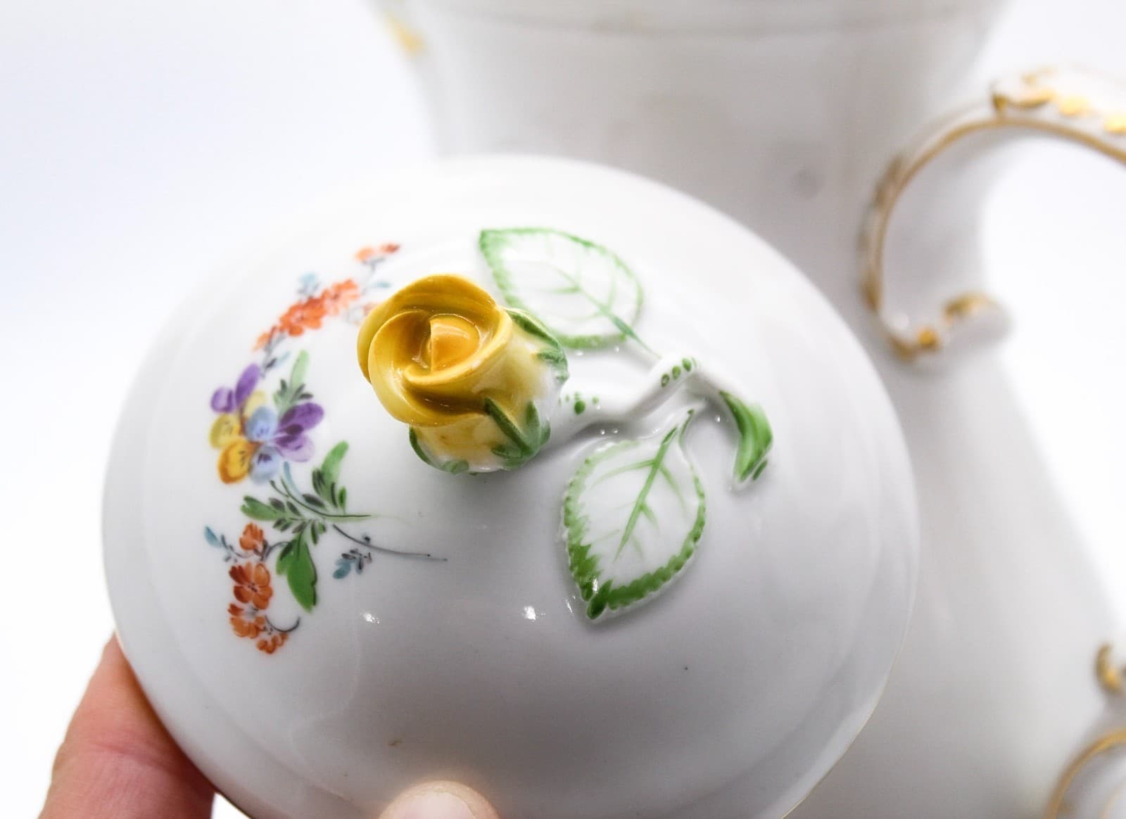 Meissen Germany Hand Painted Bunte Blume Pattern Porcelain Coffee Pot - Thumbnail 5