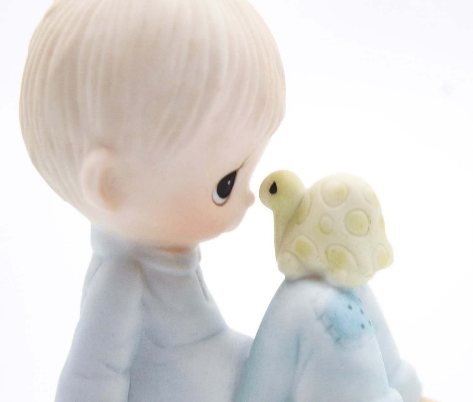 Precious Moments Love Is Kind Enesco Porcelain Figurine 1977 - Thumbnail 5