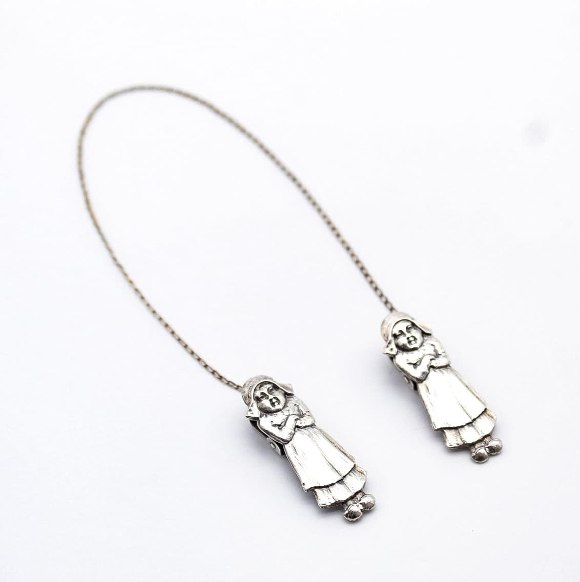 R. Blackinton & Co Vintage Sterling Silver Double Pouting Dutch Girl Bib Clip - Thumbnail 8