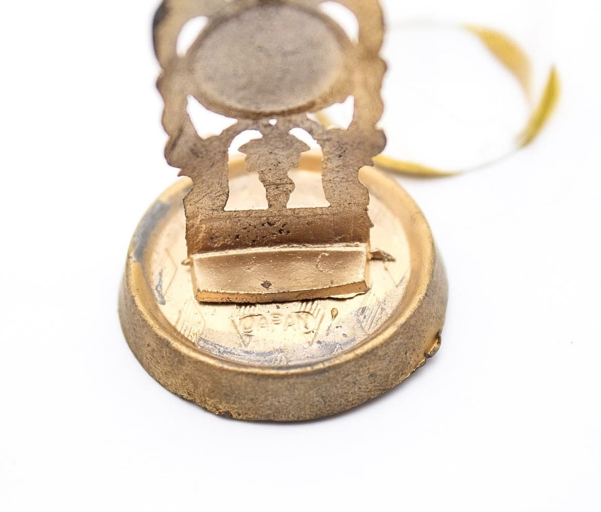 Vintage Miniature Dollhouse Made In Japan Golt Tone Mantle Clock On Glass Dome - Thumbnail 3