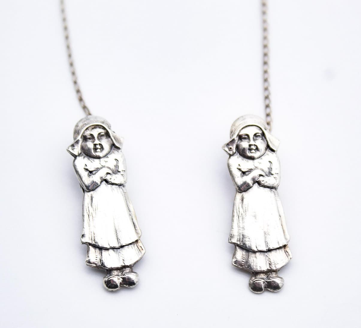 R. Blackinton & Co Vintage Sterling Silver Double Pouting Dutch Girl Bib Clip - Thumbnail 7