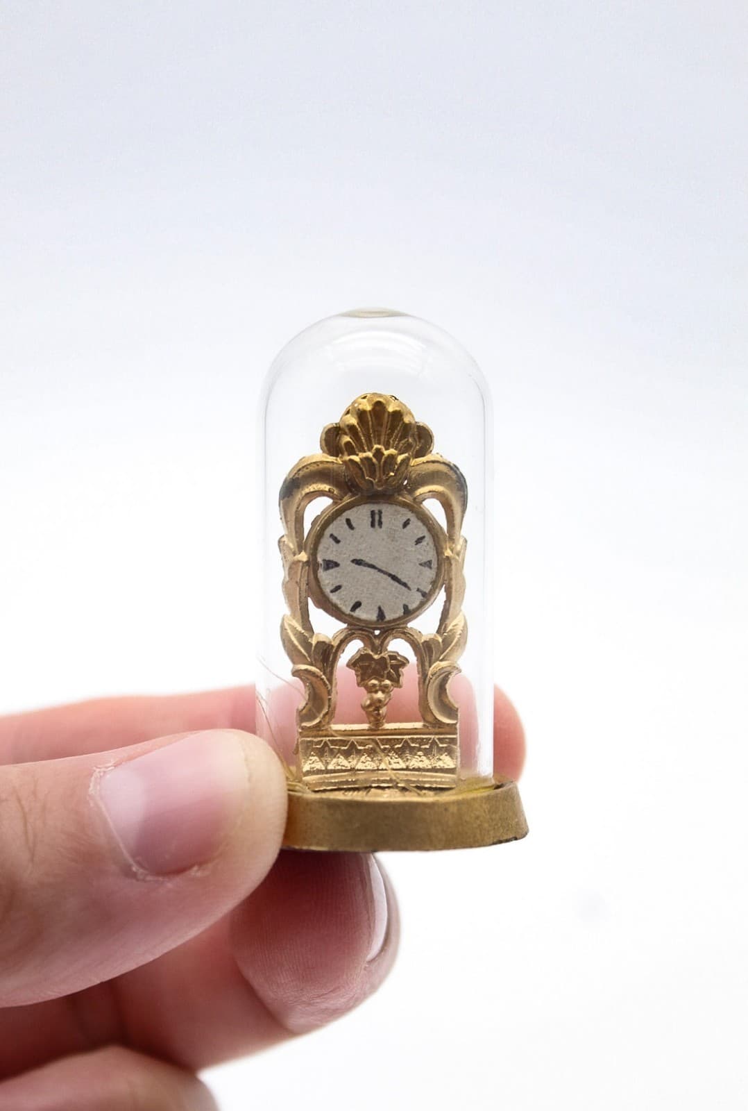 Vintage Miniature Dollhouse Made In Japan Golt Tone Mantle Clock On Glass Dome - Thumbnail 2