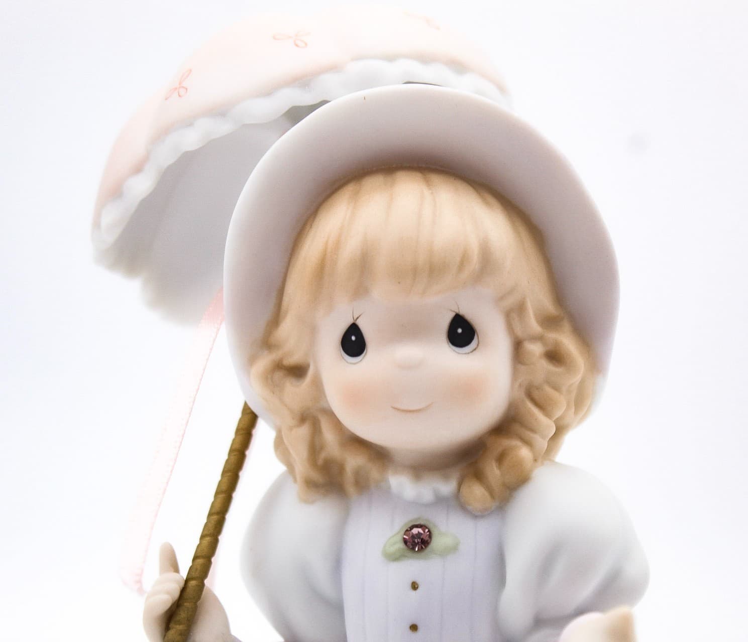 Precious Moments Hope Is Revealed Through God's Word Porcelain Figurine 1998 - Thumbnail 6