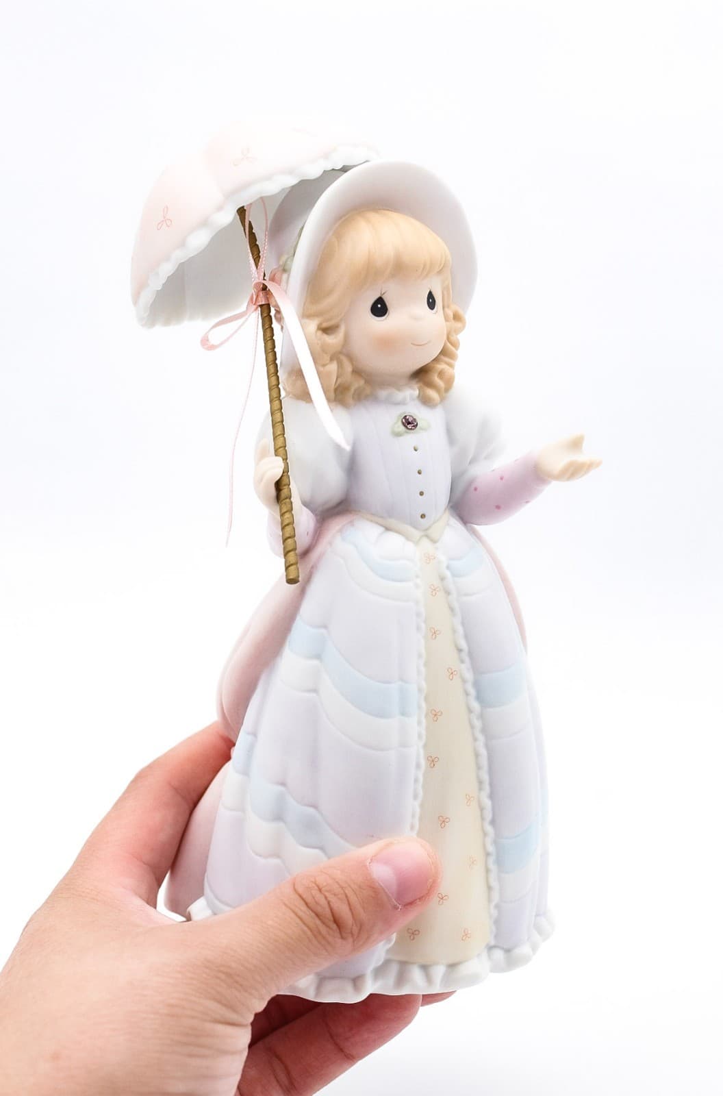 Precious Moments Hope Is Revealed Through God's Word Porcelain Figurine 1998 - Thumbnail 2