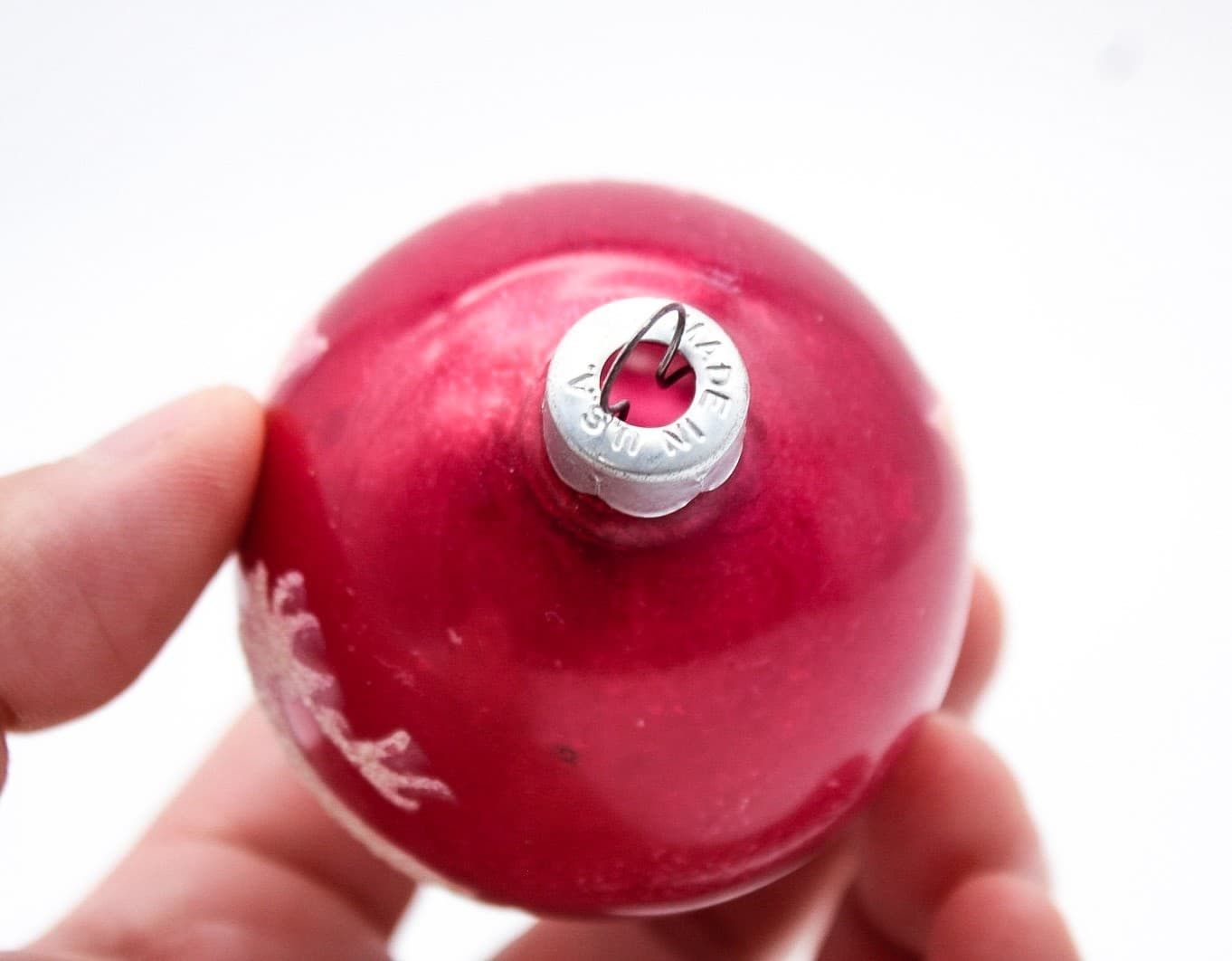 Shiny Brite Vintage Red White Mica Reindeer Tree Motif Glass Christmas Ornament - Thumbnail 3