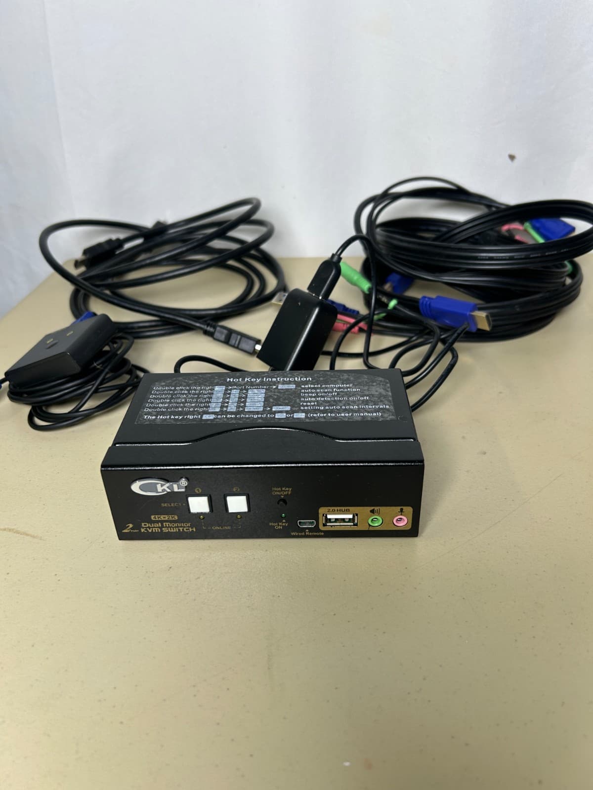 2 Port HDMI KVM Switch 4K Dual Monitor Extended Display W/ USB 2.0/Audio Support - Thumbnail 3