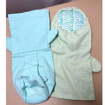 Lovevery Emotion Puppets The Storyteller Play Kit ages 40–42 months - Thumbnail 4