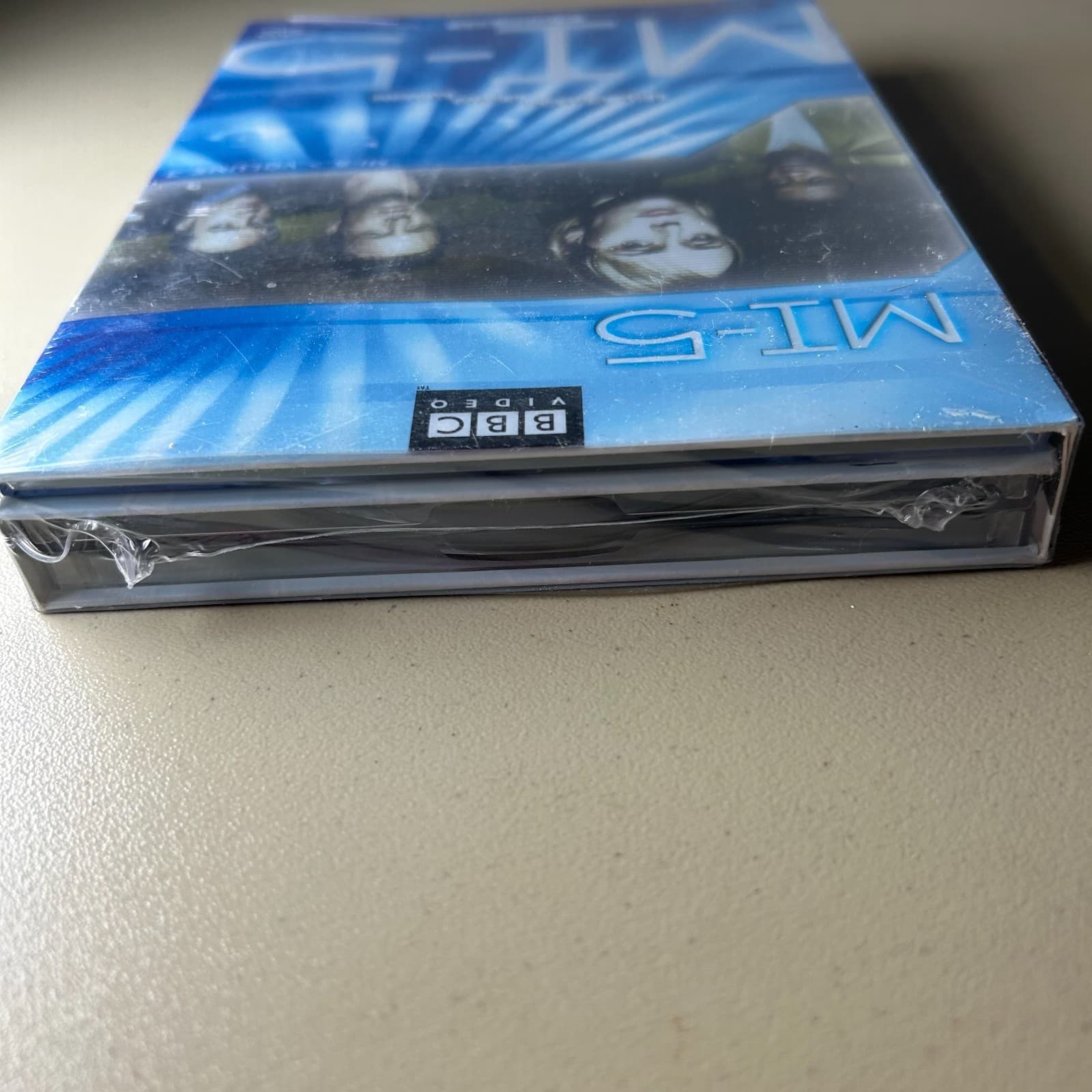 NIB MI-5: Volume 3 (DVD, 2006, 5-Disc Set) Sealed - Thumbnail 2