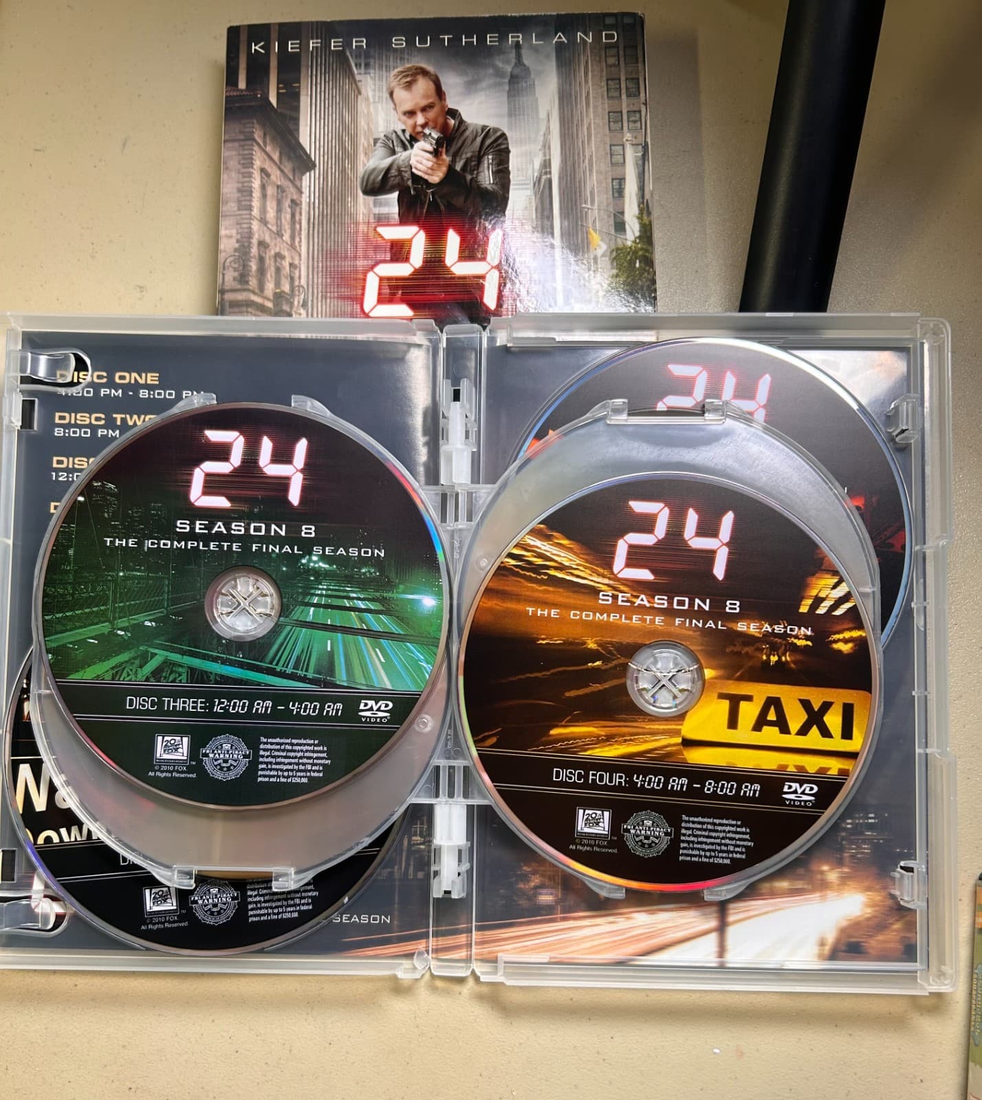 24 DVD Box Set – Complete First Five Seasons + Season 8 of the Hit Drama Series - Thumbnail 8