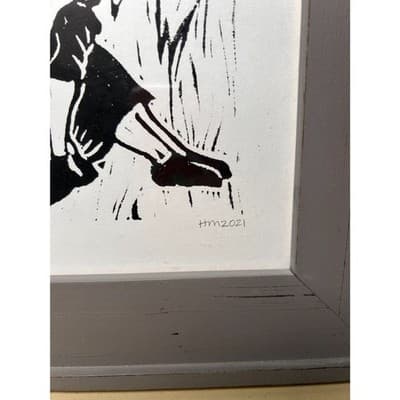 Framed linocut stylized print depicting a family of 4 - Thumbnail 5