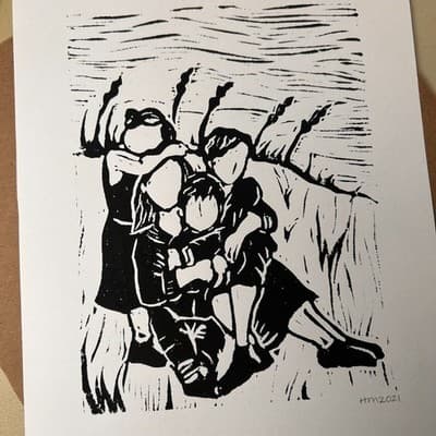 Framed linocut stylized print depicting a family of 4 - Thumbnail 3