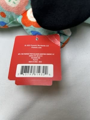 Hallmark Peanuts Floppy Snoopy Bloom for Joy - Thumbnail 4