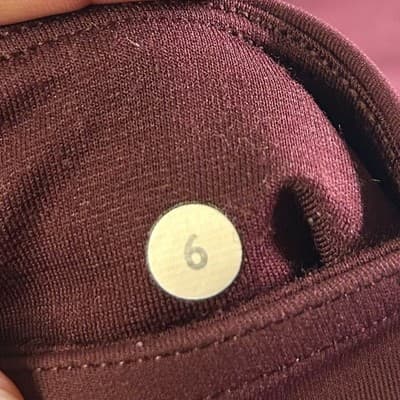 Lululemon Athleta Salutation Burgundy Capri Leggings size 6 - Thumbnail 5