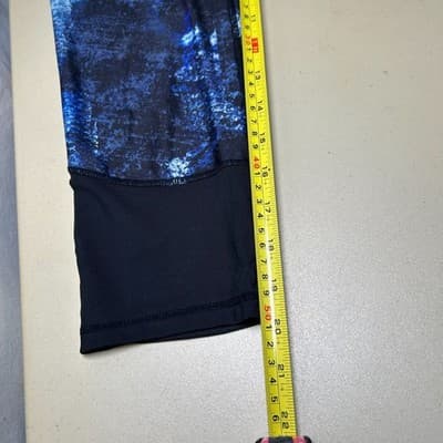 Adore Me High rise capri leggings blue black white abstract print medium - Thumbnail 6