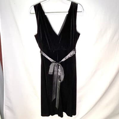 Scarlett Nite Woman Black Velvet Sleeveless Dress Size 18W - Thumbnail 5
