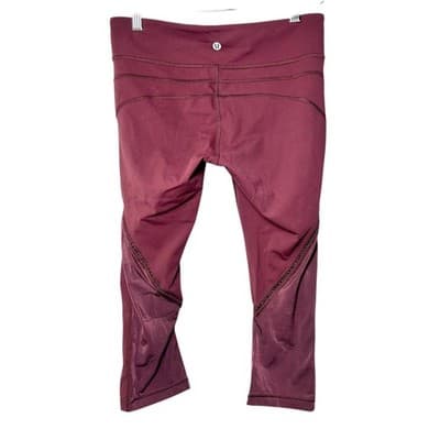 Lululemon Athleta Salutation Burgundy Capri Leggings size 6 - Thumbnail 2