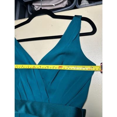 Vera Wang teal green chiffon evening gown v-neckline and ruffles Size 6 - Thumbnail 11