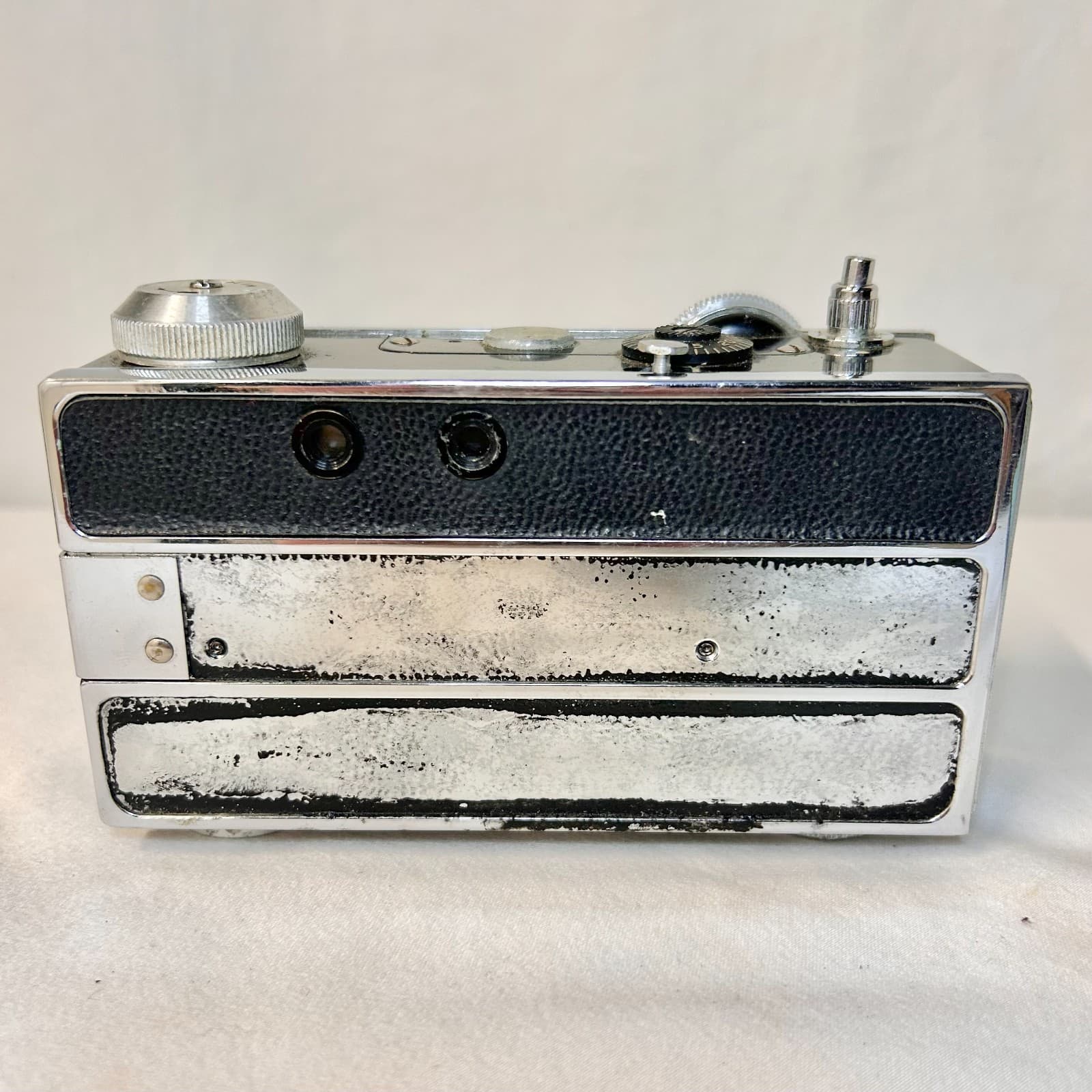Vintage Argus C3 “The Brick” 35mm Rangefinder Camera w/ Cintar 50mm f/3.5 Lens - Thumbnail 4