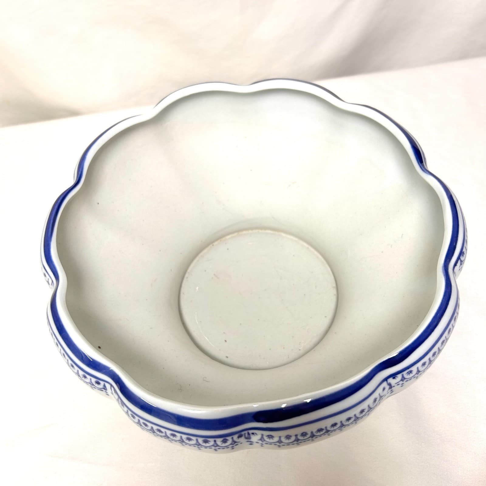 AAA Imports Decoware Pottery Footed Floral Planter/Fruit Bowl Scalloped Edge - Thumbnail 2