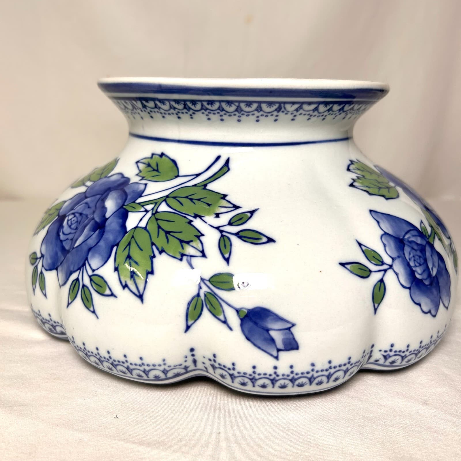 AAA Imports Decoware Pottery Footed Floral Planter/Fruit Bowl Scalloped Edge - Thumbnail 5