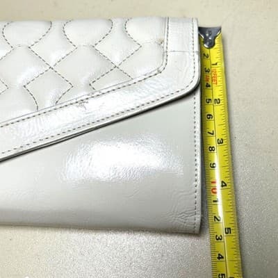 Hobo International Meryl Wallet Wristlet Clutch taupe quilted patent leather - Thumbnail 8