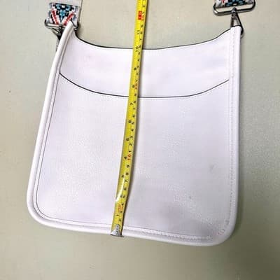 Coco & Carmen Cream Vegan Leather purse w/ embroidered adjustable strap - Thumbnail 4