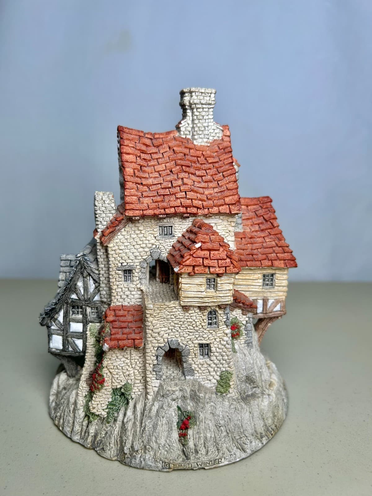Vintage 1988 David Winter Cottages House On Top Handpainted Figurine - Thumbnail 3