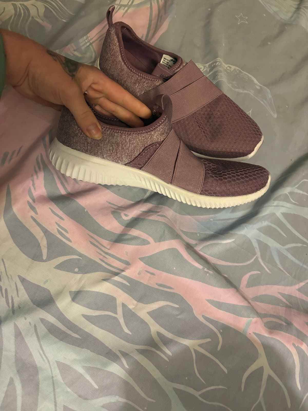AVIA TENNIS SHOES (NEW) - Thumbnail 2