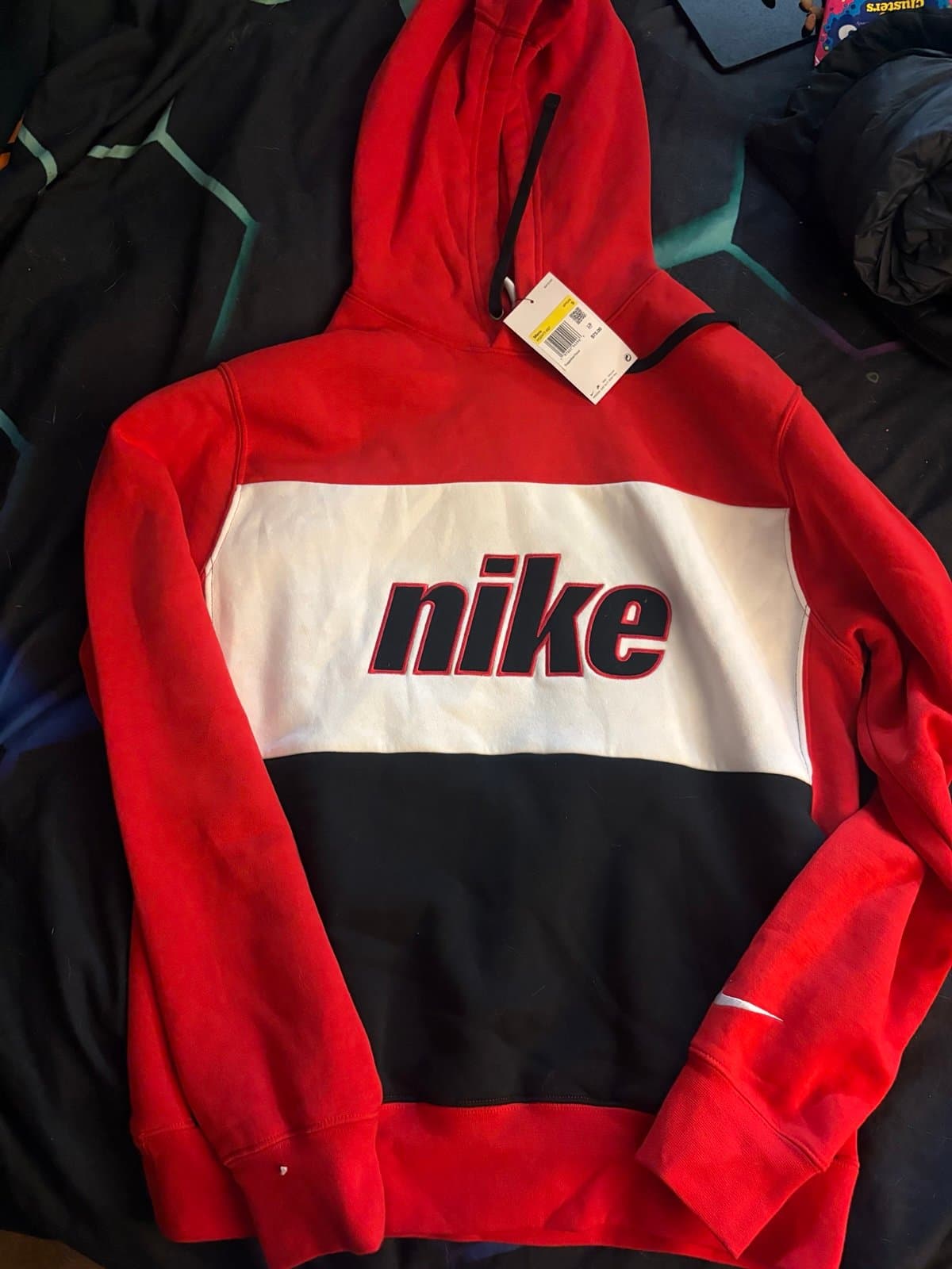 NIKE HOODIE (new)