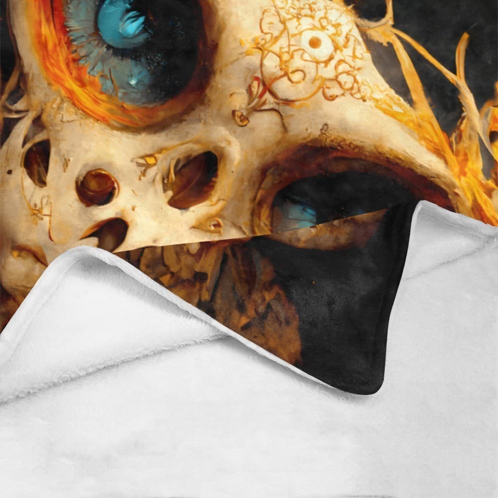 Flaming Skull Fleece Blanket 60x80 – Gothic Fire Eyes Throw, Halloween Gift Déco - Thumbnail 2