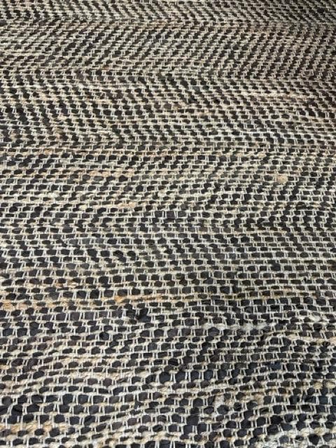 *NEW* Uttermost Hand Woven 8x10 Area Rug - Thumbnail 2