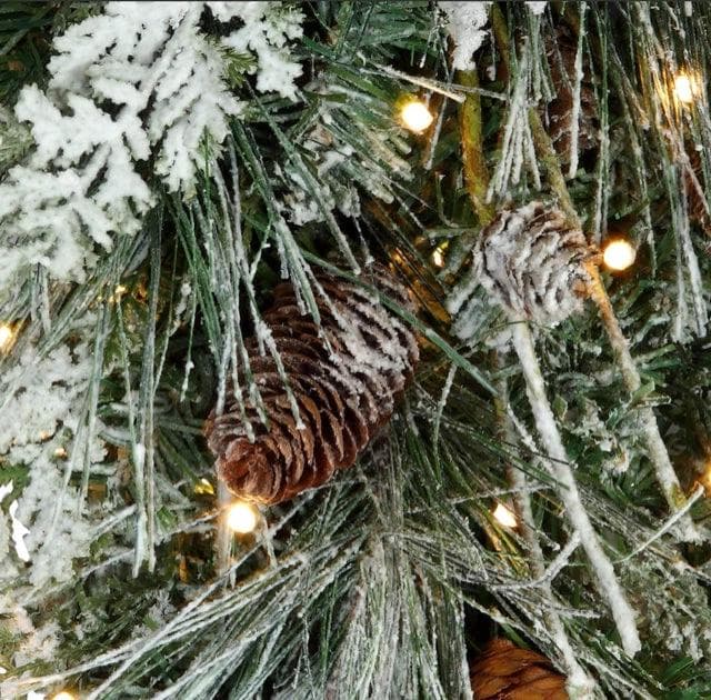 20" Snowfall Creek Chair Swag with LED Lights - Thumbnail 2