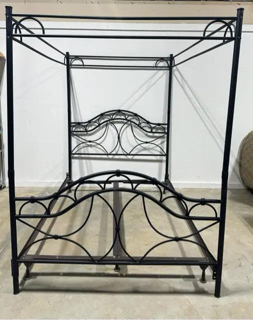 Black Metal Canopy Queen Bed