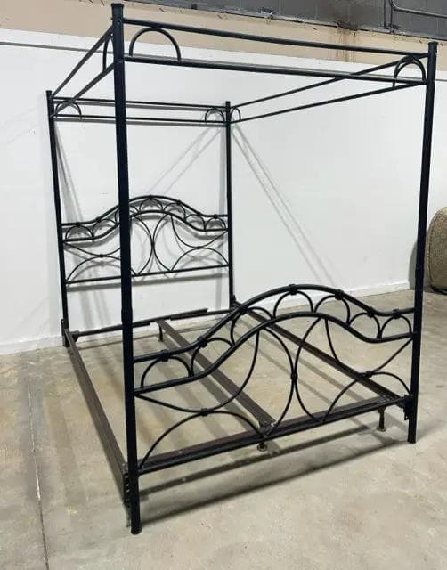 Black Metal Canopy Queen Bed - Thumbnail 2