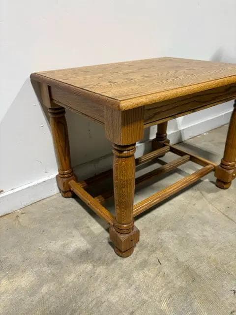 Heirloom Enterprises Oak End Table with Bottom Slat Shelf - Thumbnail 4