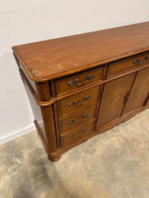 Ashley Dresser with 9 Drawers & 2 Doors - Thumbnail 2