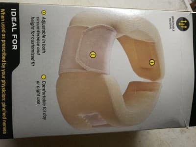 3M Futuro Neck White Cervical Collar Brace Adjustable Moderate Support NEW - Thumbnail 3