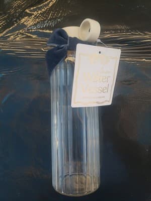 MFR Studio Glass Water Bottle with Bow Clear 20 fl oz , NEW