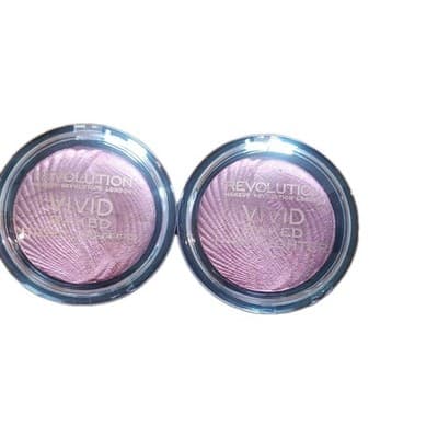 MAKEUP REVOLUTION Vivid Baked Highlighter Rose Gold Lights | 0.26 oz | NEW (2x)