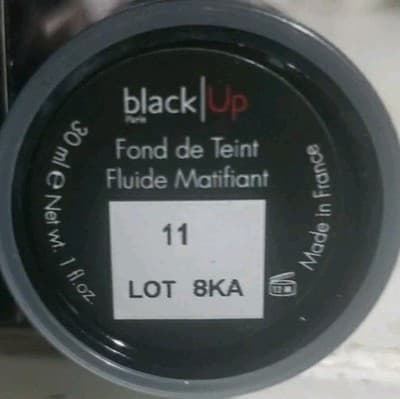 Black Up Magnifying Fluid Foundation Shade Is NFL 11 - Thumbnail 2
