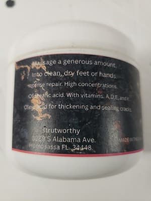 Strutworthy Hand And Foot Repair Cream For Severely Cracked Skin - Thumbnail 2