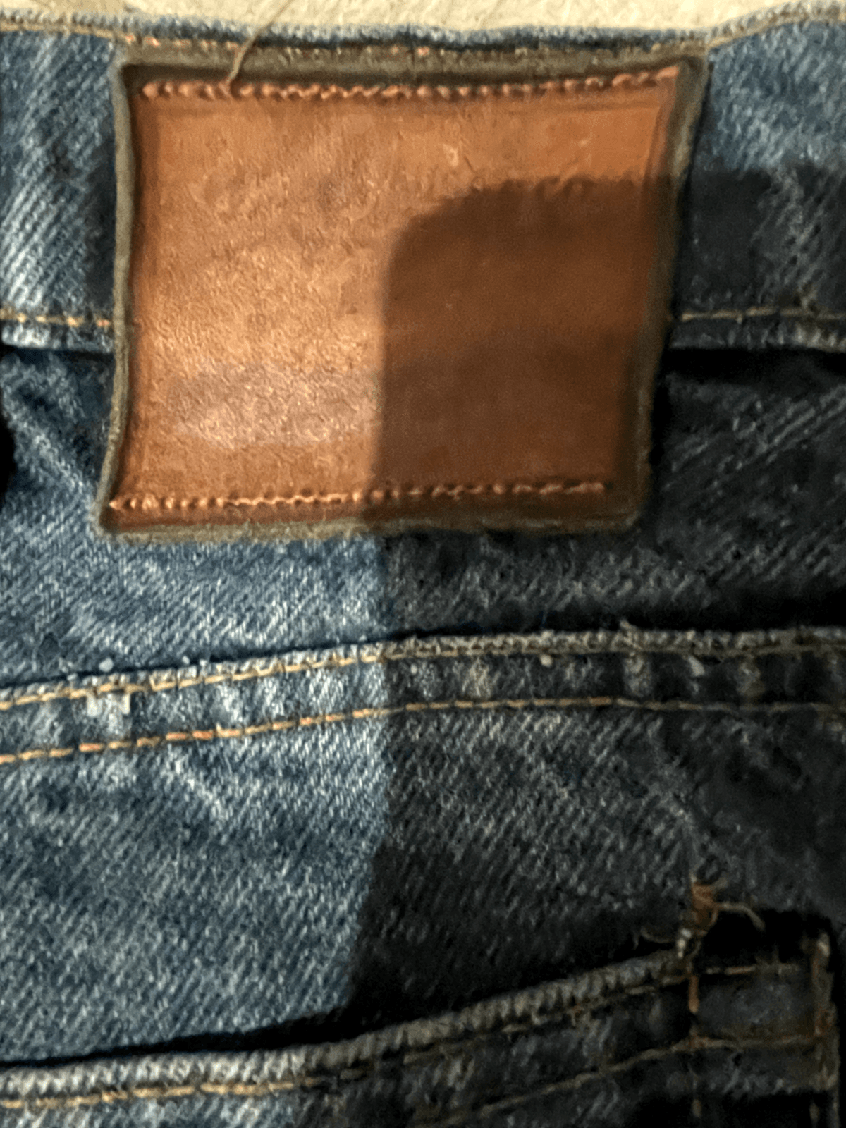 VINTAGE LEVI'S MENS LEATHER TAB DENIM JEANS, W40 L32, 43549-0217 FITS 38x32 - Thumbnail 5